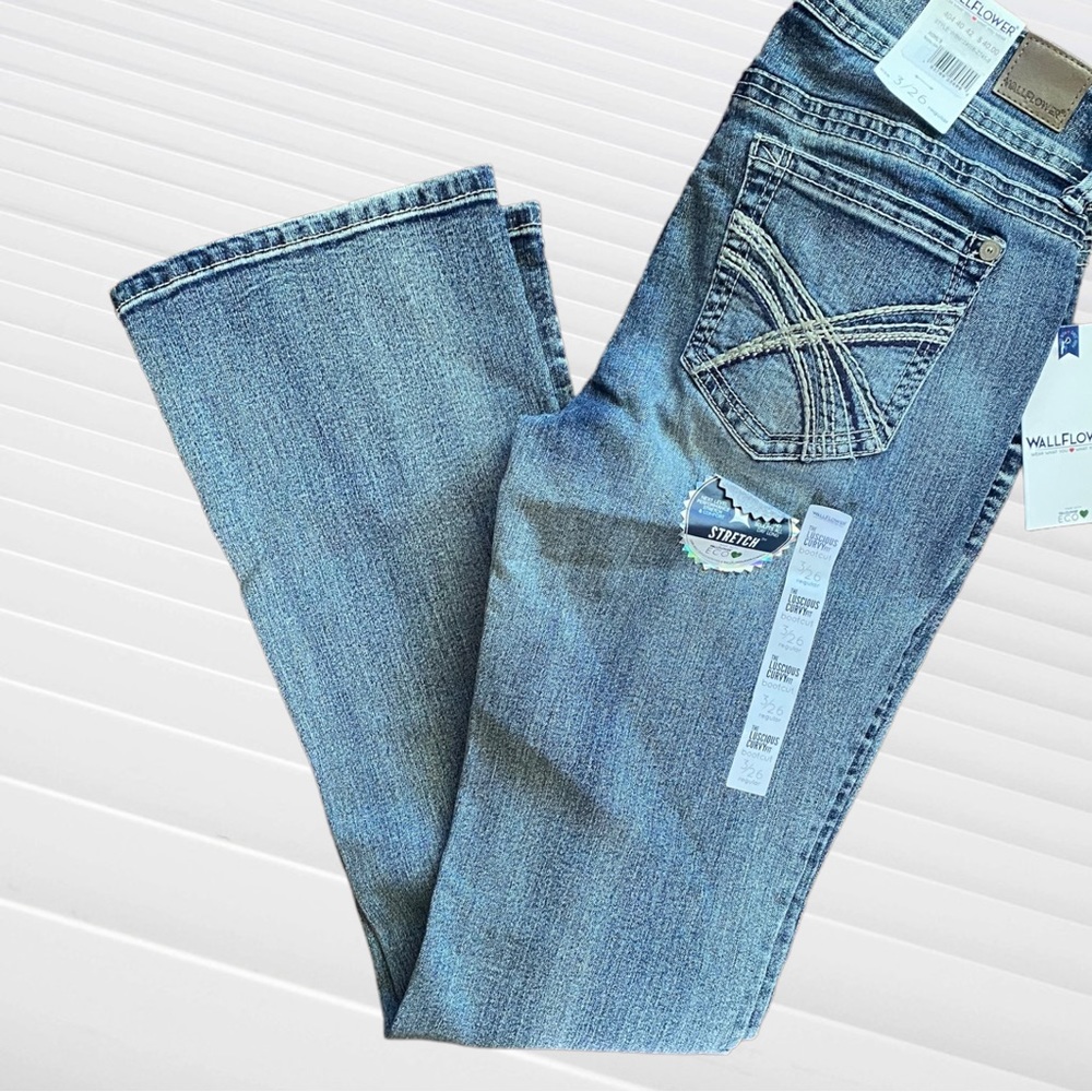 NWT Wallflower Bootcut jeans Sz. 3 Really cute!!